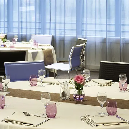 Novotel Paris Malmaison Otel Rueil-Malmaison