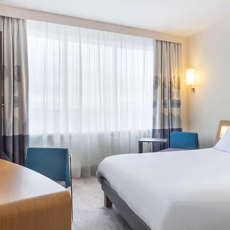 Novotel Paris Malmaison 4*