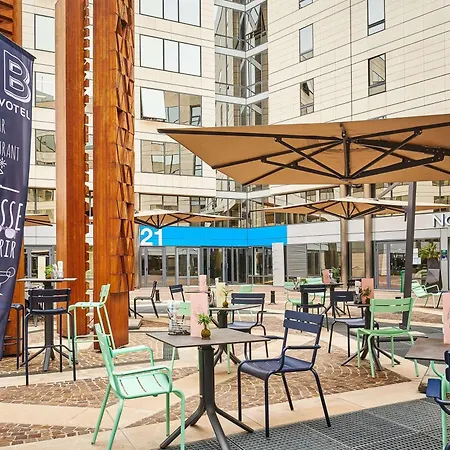 Novotel Paris Malmaison Otel 4*