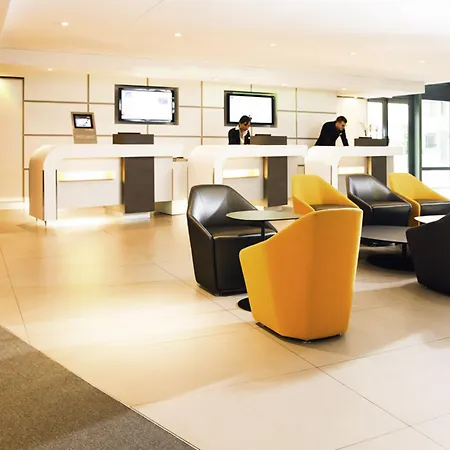 Novotel Paris Malmaison 4*