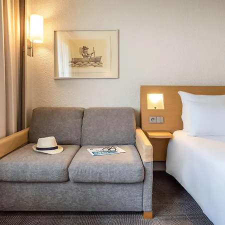 Novotel Paris Malmaison 4*