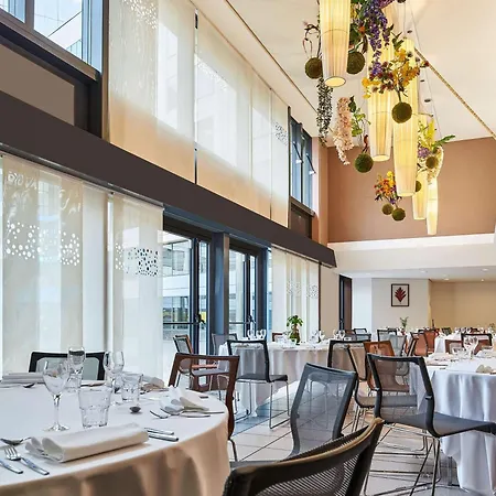 Novotel Paris Malmaison Otel 4*