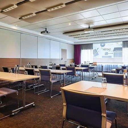 Novotel Paris Malmaison Otel