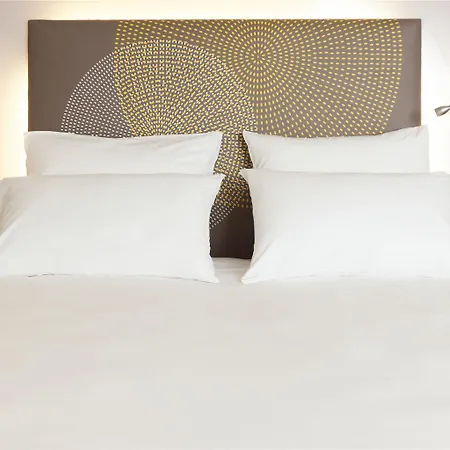 Novotel Paris Malmaison Otel 4*