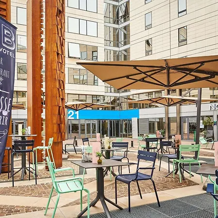 호텔 Novotel Paris Malmaison 4*
