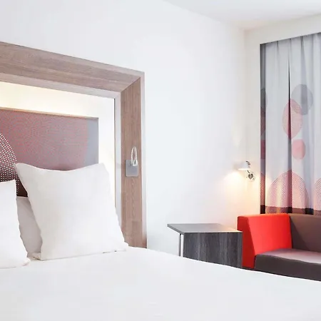 Novotel Paris Malmaison Hotel Rueil-Malmaison
