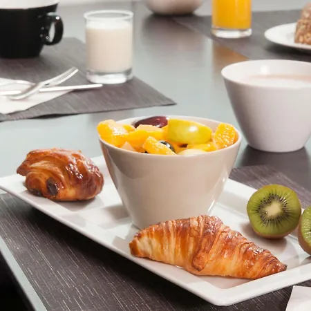Novotel Paris Malmaison 4* Rueil-Malmaison