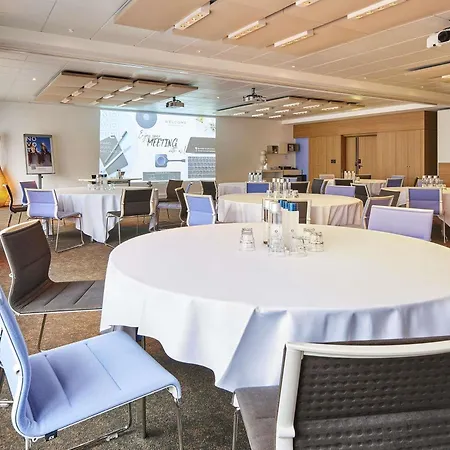 Novotel Paris Malmaison 4*