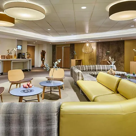 Novotel Paris Malmaison 호텔 4*