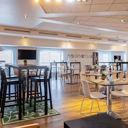 Novotel Paris Malmaison 4* Rueil-Malmaison