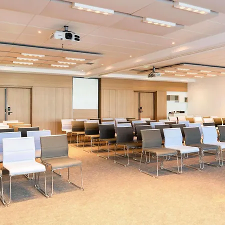 Novotel Paris Malmaison 4*