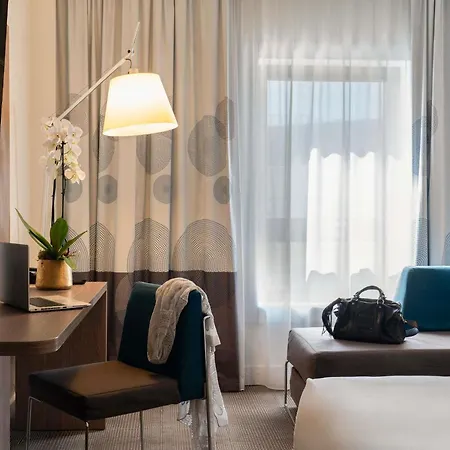 Novotel Paris Malmaison 호텔 4*