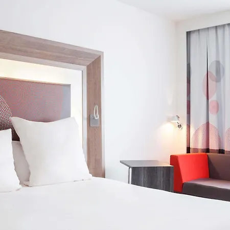 호텔 Novotel Paris Malmaison 4*