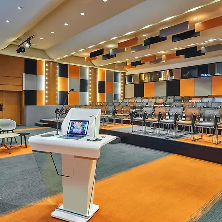 Novotel Paris Malmaison 호텔 루얼말메이슨