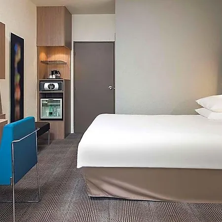 Hotel Novotel Paris Malmaison 4*