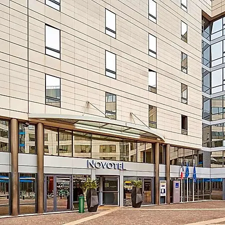 Otel Novotel Paris Malmaison 4*