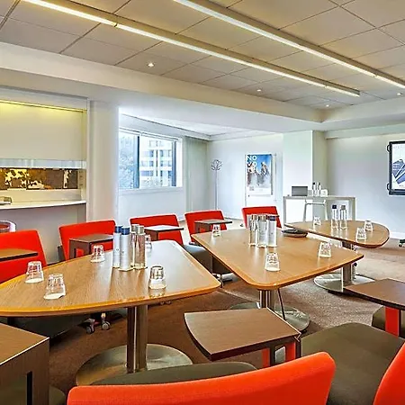 Отель Novotel Paris Malmaison Рюэй-Мальмезон