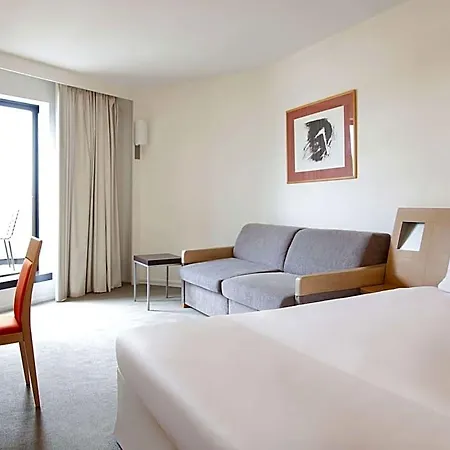 Novotel Paris Malmaison Рюэй-Мальмезон