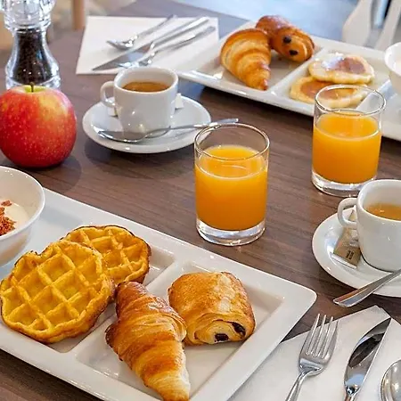 Novotel Paris Malmaison 4*