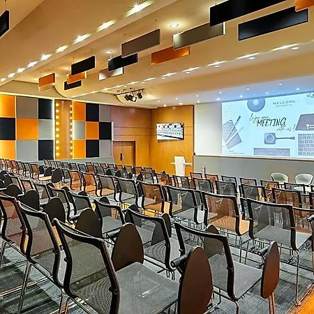 Hotel Novotel Paris Malmaison 4*