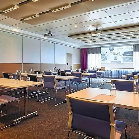 Novotel Paris Malmaison Отель Рюэй-Мальмезон
